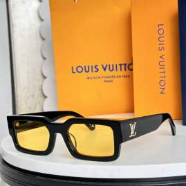 Picture of Louis Vuitton Sunglasses _SKUfw76721323fw